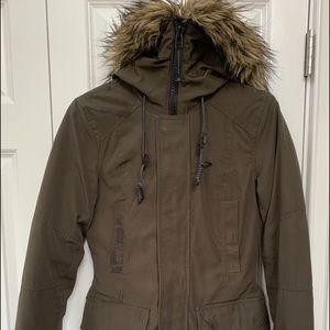Aritzia Golden by TNA Larsen Parka Women Altitude Series Jacket XS Dark Olive